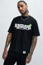 RahRaha Originals Black T-Shirt for Men – Styled full-body look