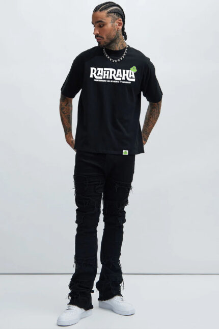 RahRaha Originals Black T-Shirt for Men – Styled full-body look